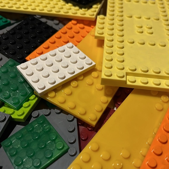 Lego Assorted Flat Brick Lot - Picture 3 of 3